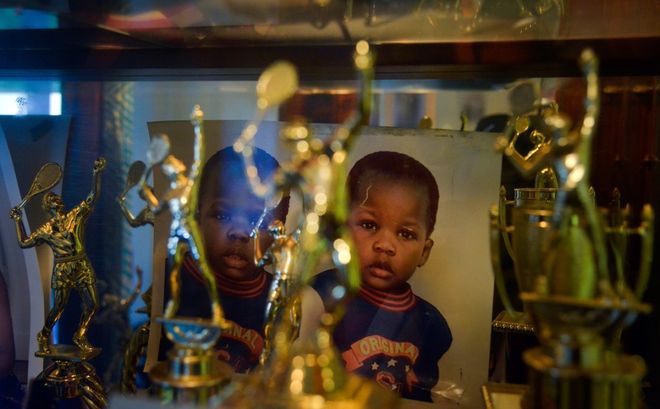 因此他果断 因此他果断